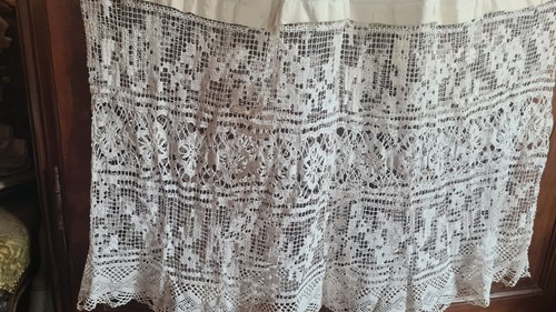 Aube pretre dentelle - pretre,